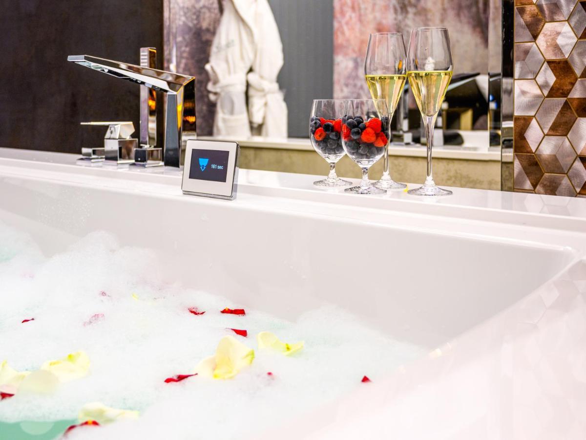 Pietryna Apartments Luxury - Sauna , Jacuzzi , Bezposrednio Przy Ul Piotrkowskiej Łódź Eksteriør bilde