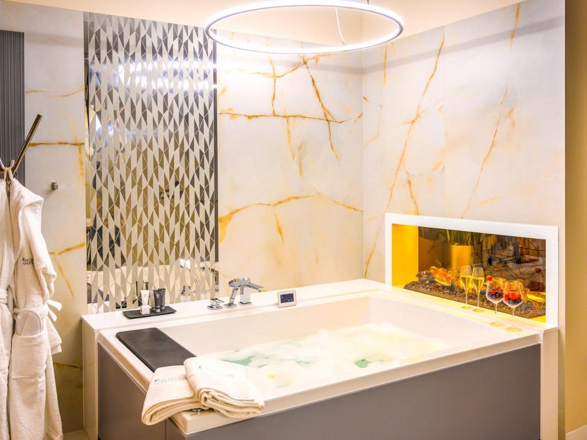 Pietryna Apartments Luxury - Sauna , Jacuzzi , Bezposrednio Przy Ul Piotrkowskiej Łódź Eksteriør bilde